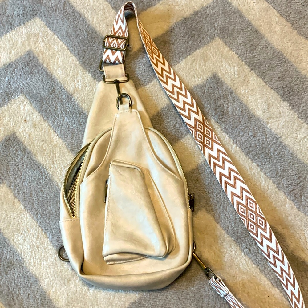 VEGAN LEATHER SLING BAG♥️♥️
